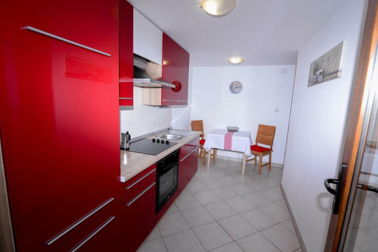 Amaryllis Residence, Apartment Diana & Deluxe Rooms With Shared Kitchen Veli Lošinj Eksteriør billede