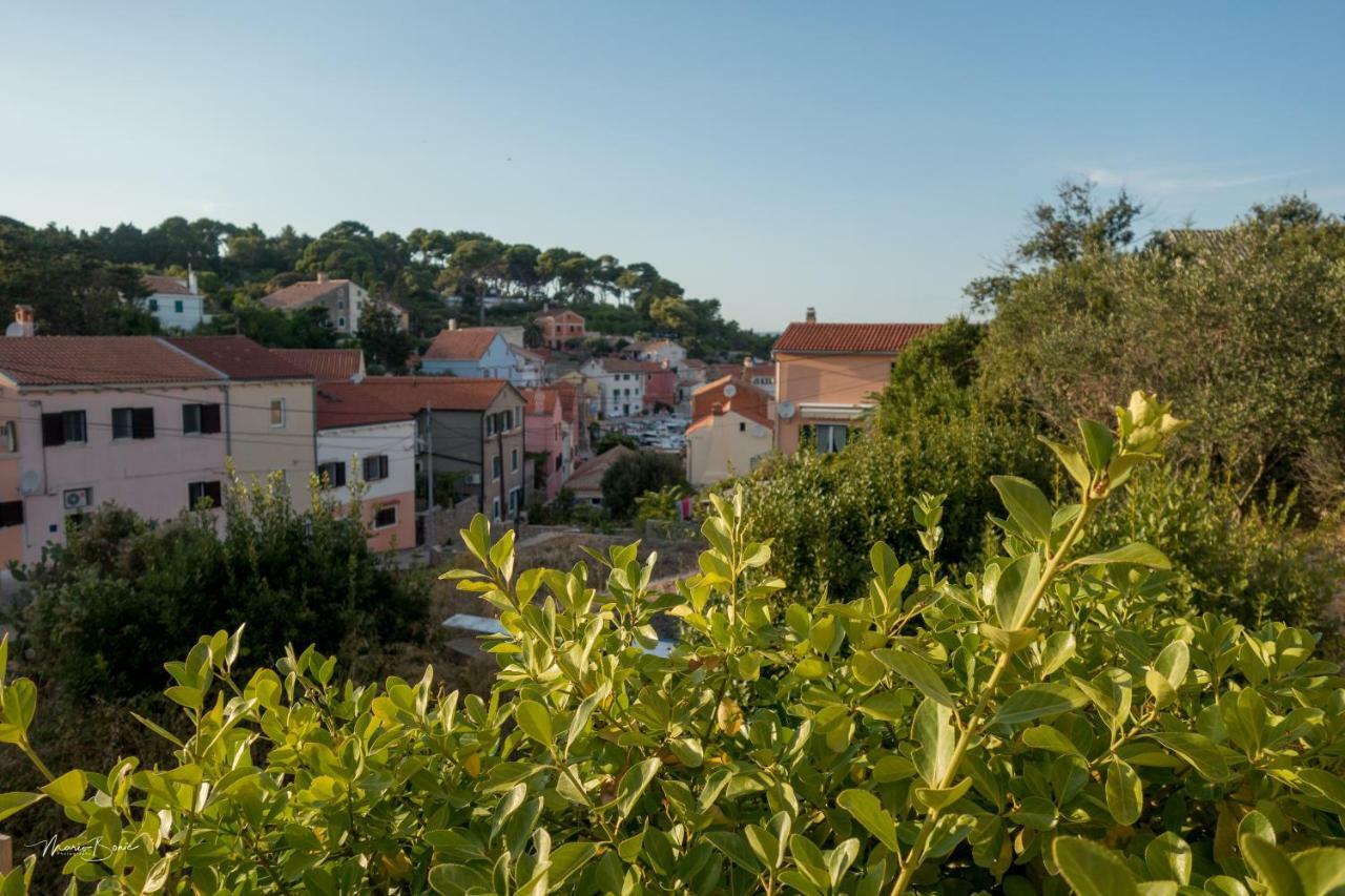 Amaryllis Residence, Apartment Diana & Deluxe Rooms With Shared Kitchen Veli Lošinj Eksteriør billede