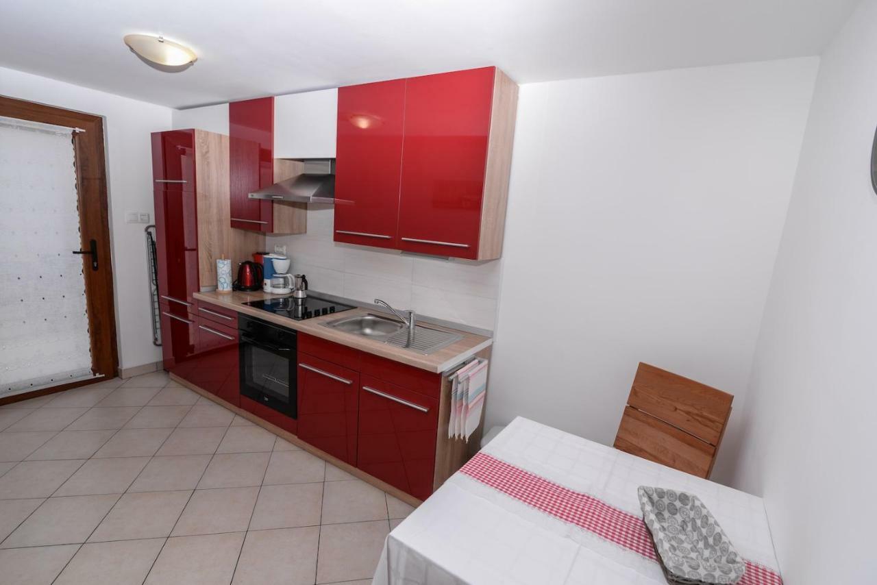 Amaryllis Residence, Apartment Diana & Deluxe Rooms With Shared Kitchen Veli Lošinj Eksteriør billede